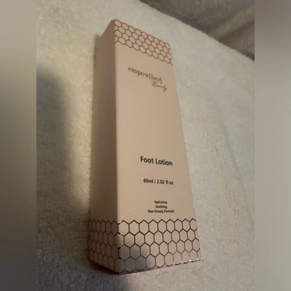 NIB- [EMPOW{HER} BEAUTY]‎ Nourishing Foot Lotion 2.02 fl oz